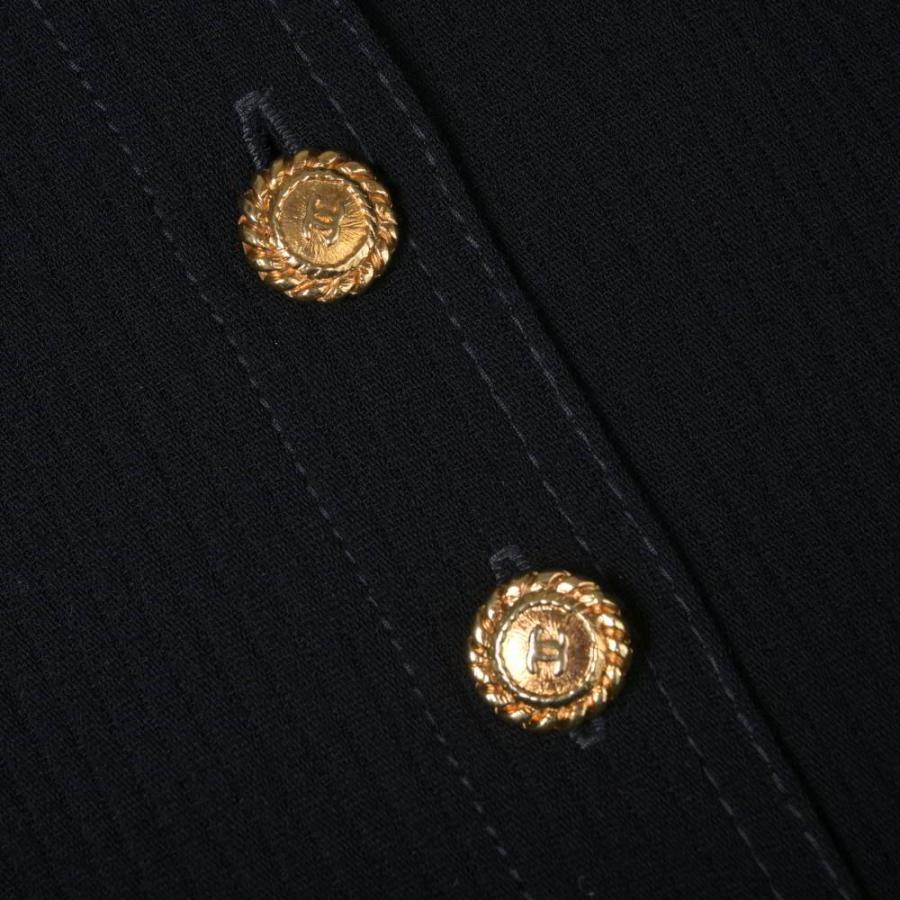 Excellent Condition CHANEL 1990s Vintage Tailored Jacket with CC Logo Buttons