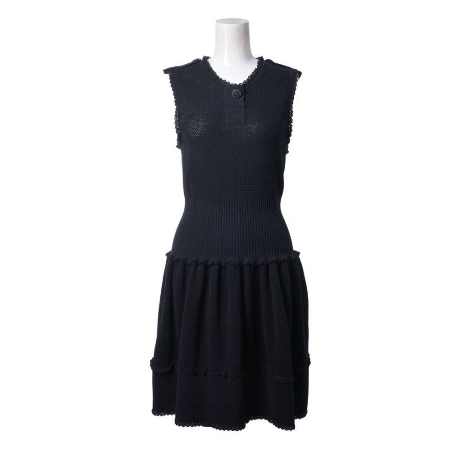 Excellent Condition CHANEL P53709K07001 Knit Dress with Three Coco Mark Buttons