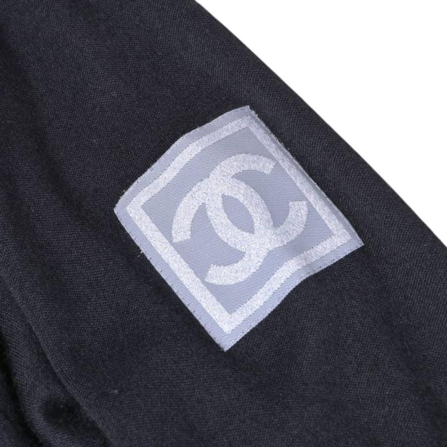 CHANEL 03A P21662V11686 Cashmere and Silk Cropped Turtleneck Knit Sweater with Coco Mark Patch
